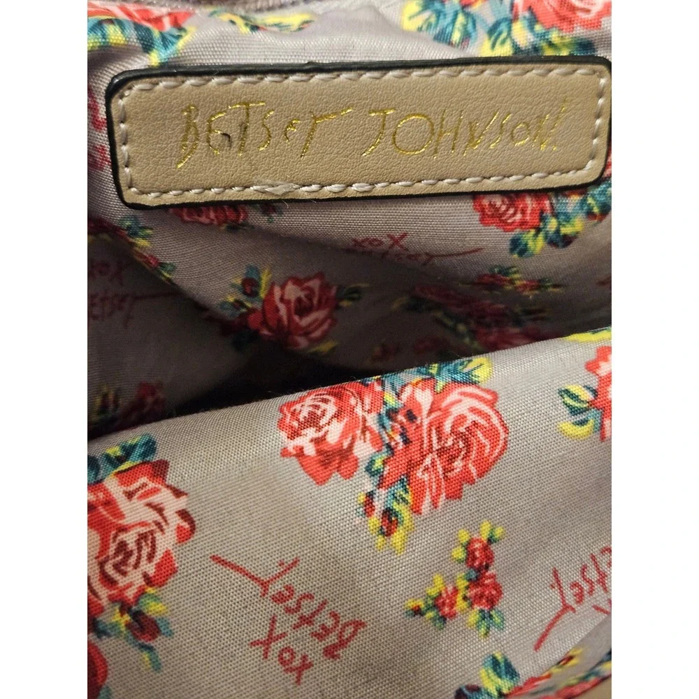 Betsey Johnson betsey johnson